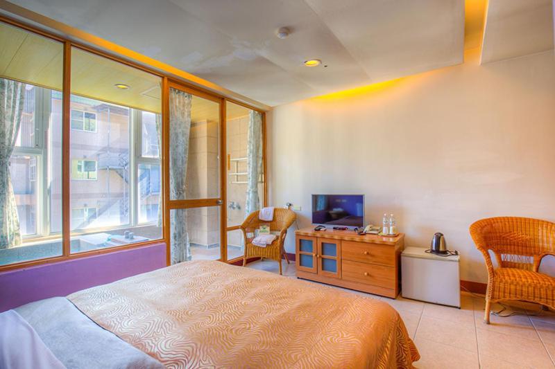 Crystal Hotel Renai Exterior photo